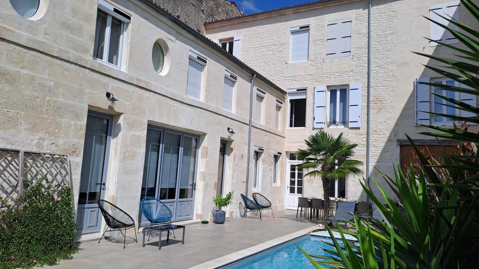 L'Angely - Chambres D'Hotes Niort Bagian luar foto