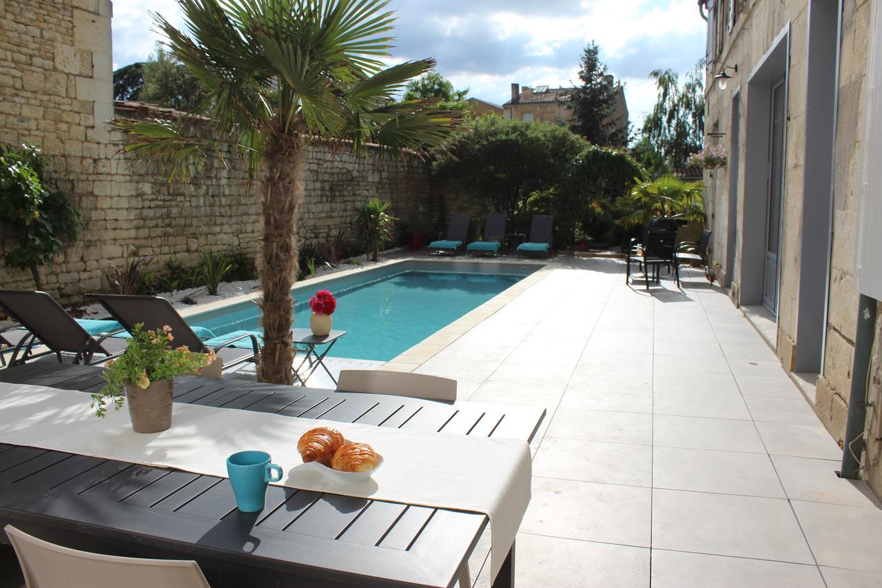 L'Angely - Chambres D'Hotes Niort Bagian luar foto