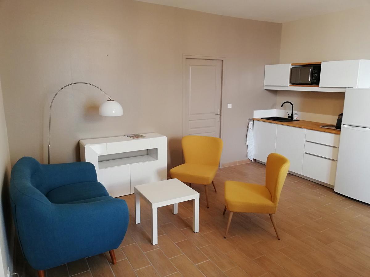 L'Angely - Chambres D'Hotes Niort Bagian luar foto